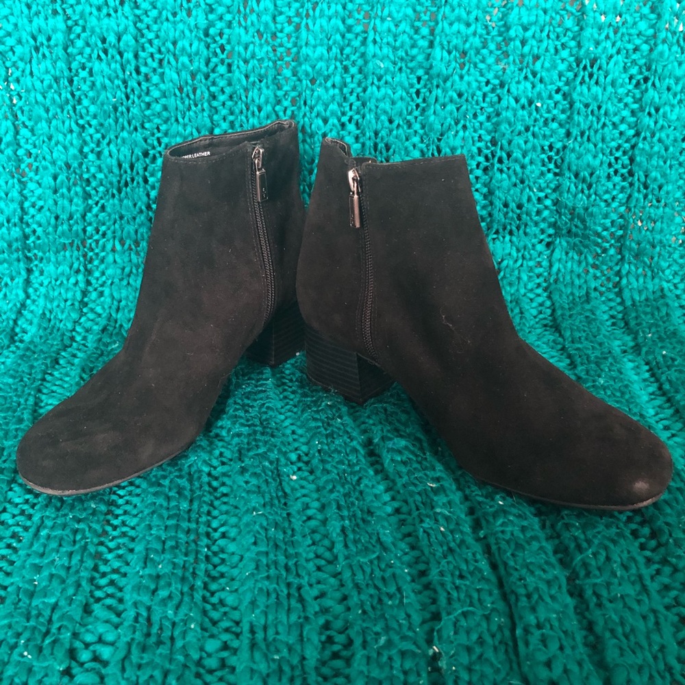 Kenneth Cole Road Stop Block Heel Booties size 7.5